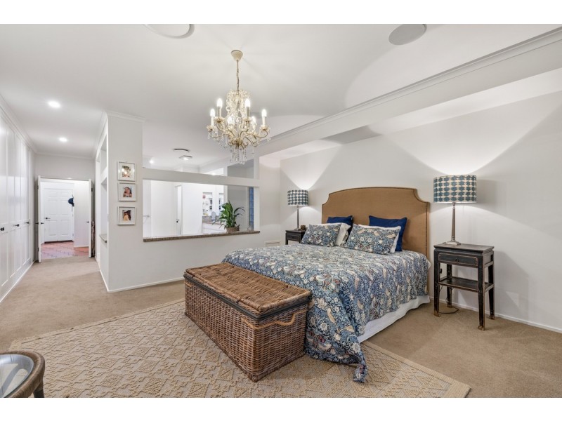 8 Melrose Close, Carindale QLD 4152