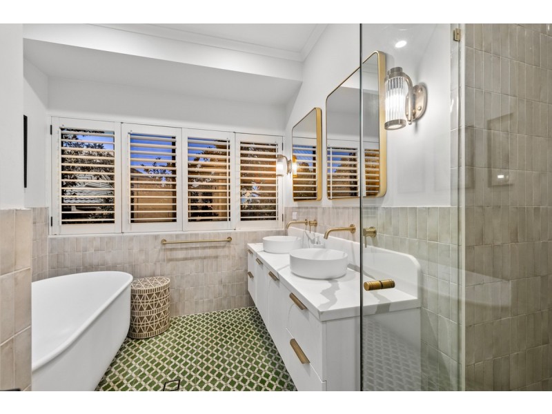 8 Melrose Close, Carindale QLD 4152