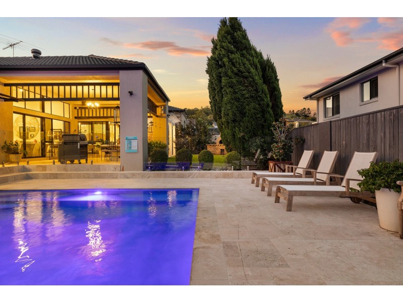 8 Melrose Close, Carindale QLD 4152