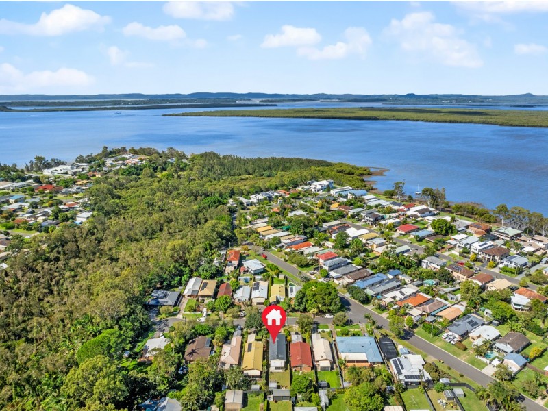 10 Mark Street, Redland Bay QLD 4165