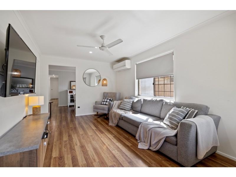 10 Mark Street, Redland Bay QLD 4165