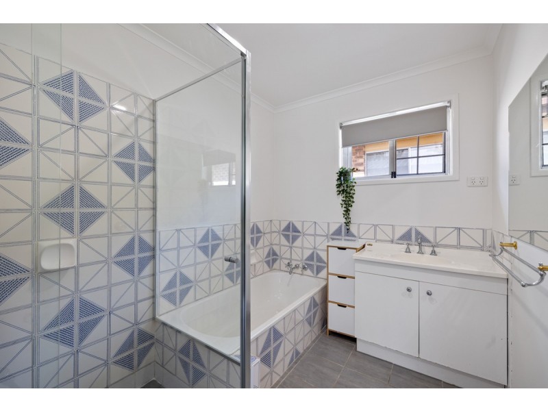 10 Mark Street, Redland Bay QLD 4165