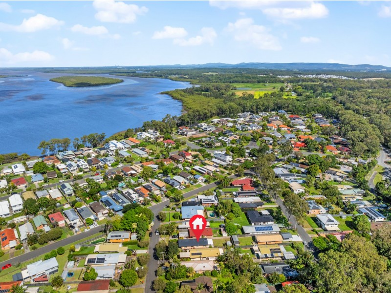 10 Mark Street, Redland Bay QLD 4165