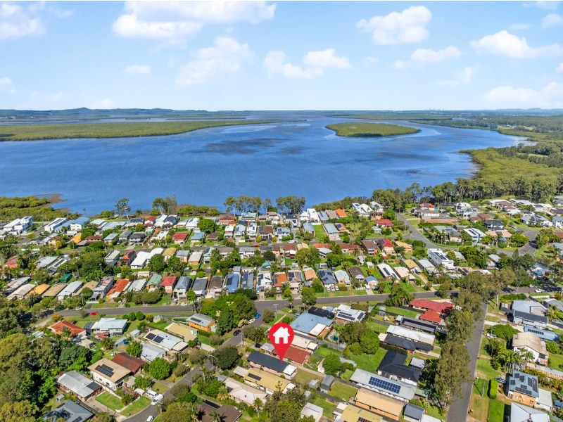 10 Mark Street, Redland Bay QLD 4165