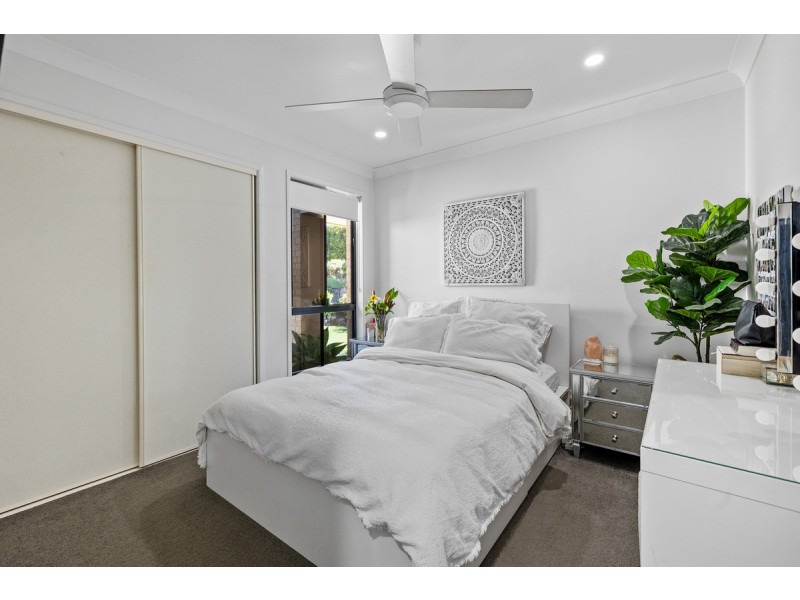 14 Manor Drive, Wellington Point QLD 4160