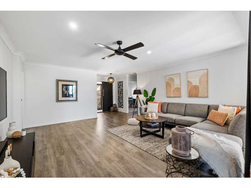 14 Manor Drive, Wellington Point QLD 4160