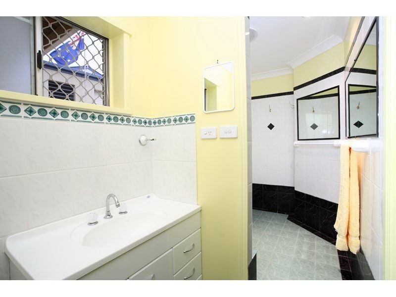 10 Tarina Street, Cleveland QLD 4163