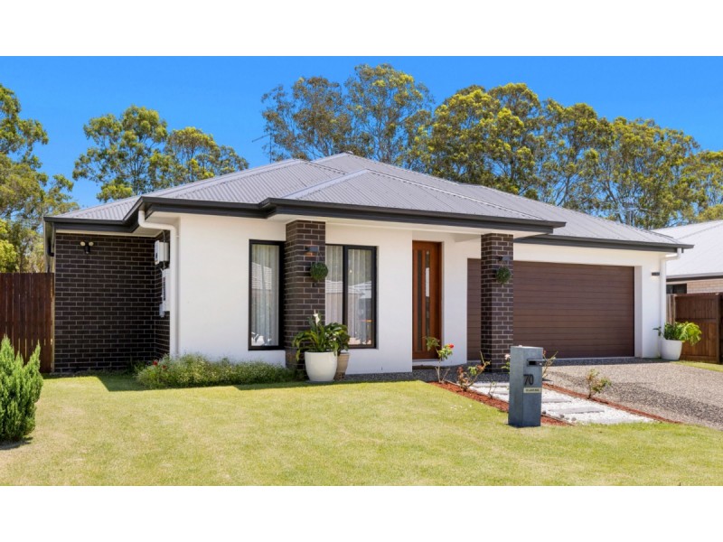 70 Bayswood Circuit, Redland Bay QLD 4165