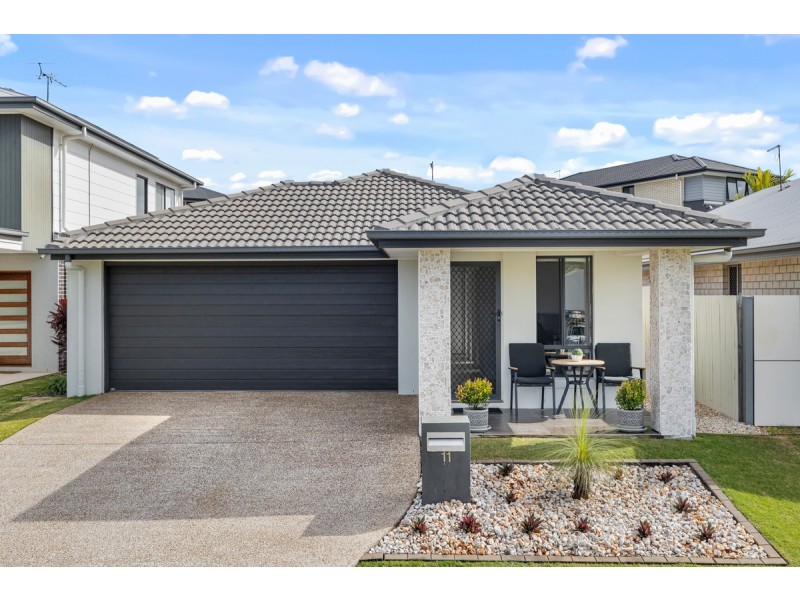 11 Swansea Circuit, Redland Bay QLD 4165