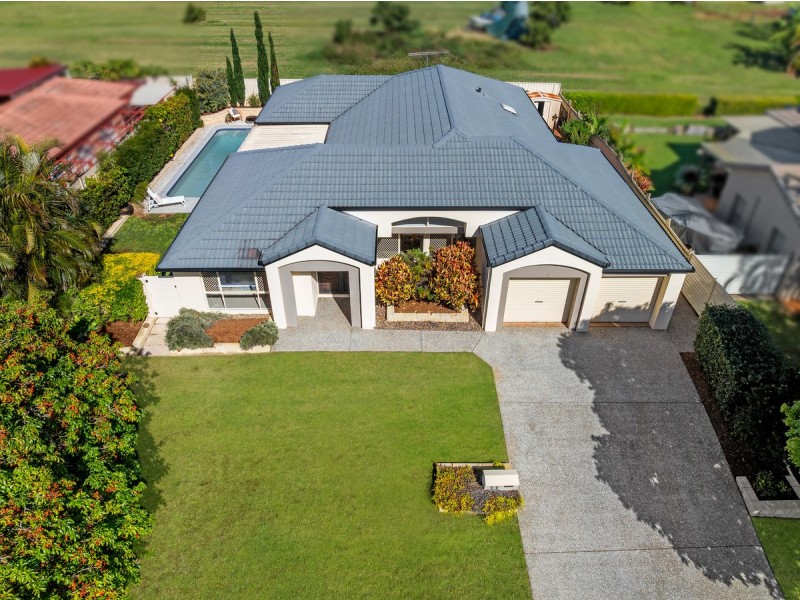 11 John Samuel Place, Ormiston QLD 4160