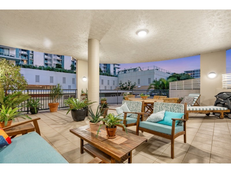 15/3 Rock Street, Scarborough QLD 4020