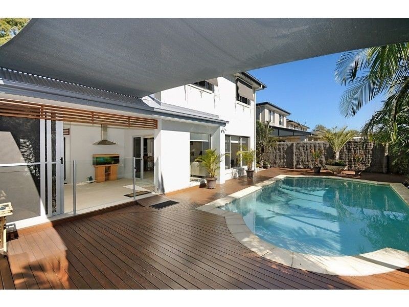 9 Cyan Place, Redland Bay QLD 4165
