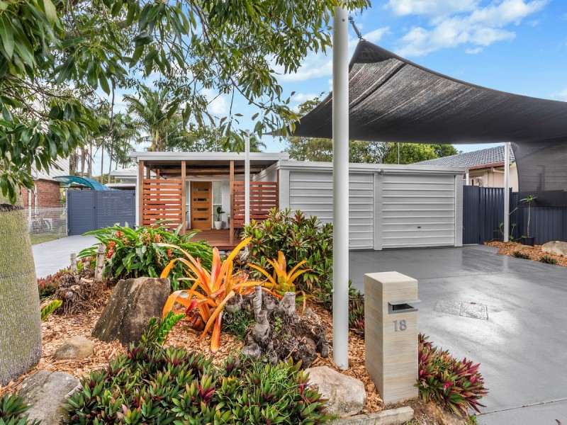 18 Lisa Street, Redland Bay QLD 4165