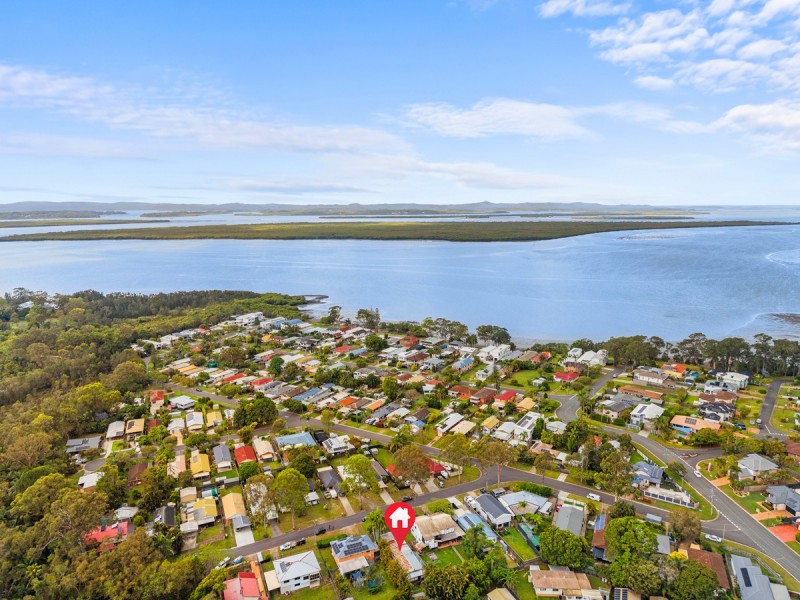 12 Michael Street, Redland Bay QLD 4165