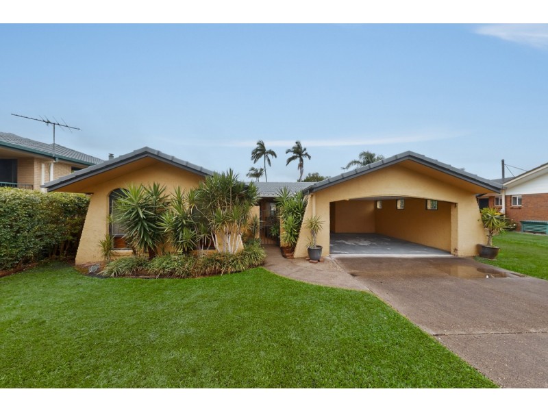 18 Uther Street, Carindale QLD 4152