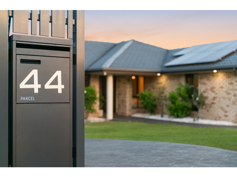 44 Clive Road, Birkdale QLD 4159