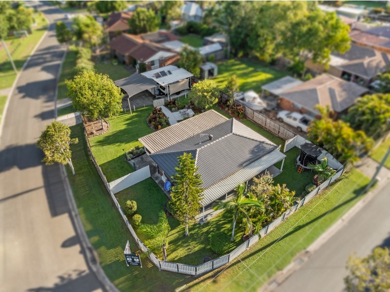 2 Meredith Place, Redland Bay QLD 4165