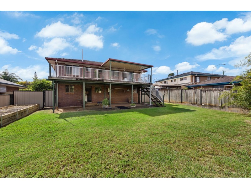 4 Creek Road, Birkdale QLD 4159