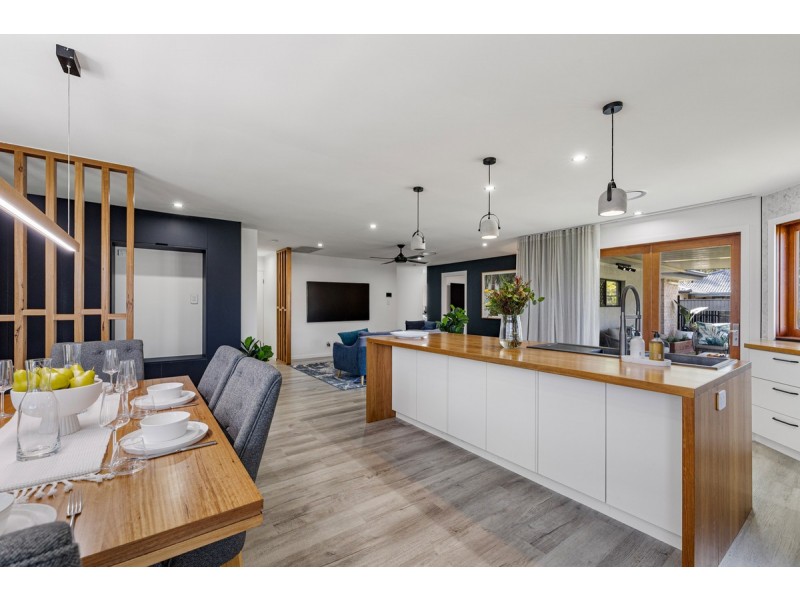 3 Spike Street, Redland Bay QLD 4165