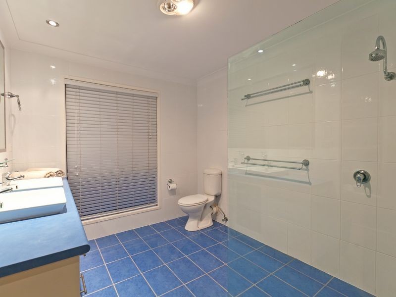 12 Kooringa Avenue, Cleveland QLD 4163