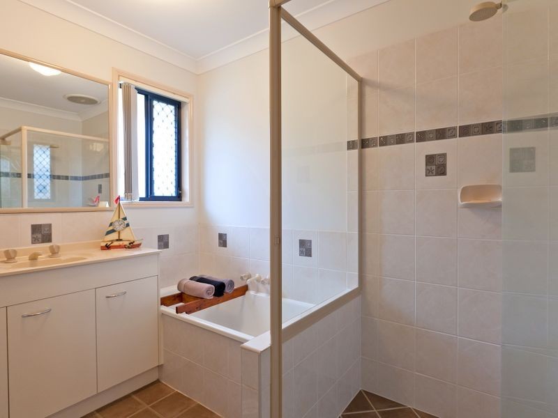 8 Hawkins Place, Thornlands QLD 4164