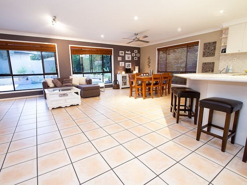 4 Penzance Drive, Redland Bay QLD 4165