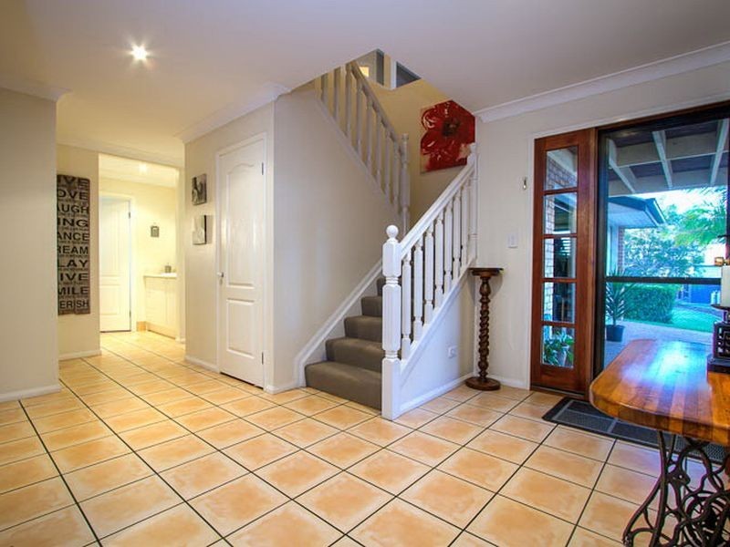 4 Penzance Drive, Redland Bay QLD 4165