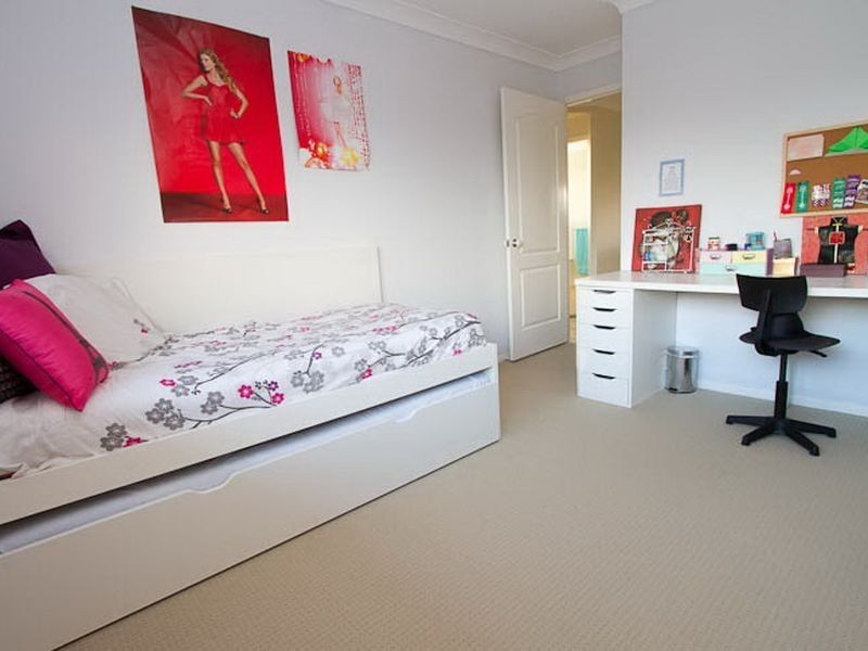 4 Penzance Drive, Redland Bay QLD 4165