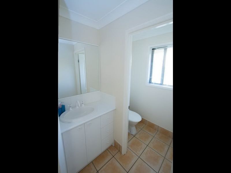 4 Penzance Drive, Redland Bay QLD 4165