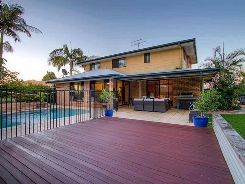 4 Penzance Drive, Redland Bay QLD 4165