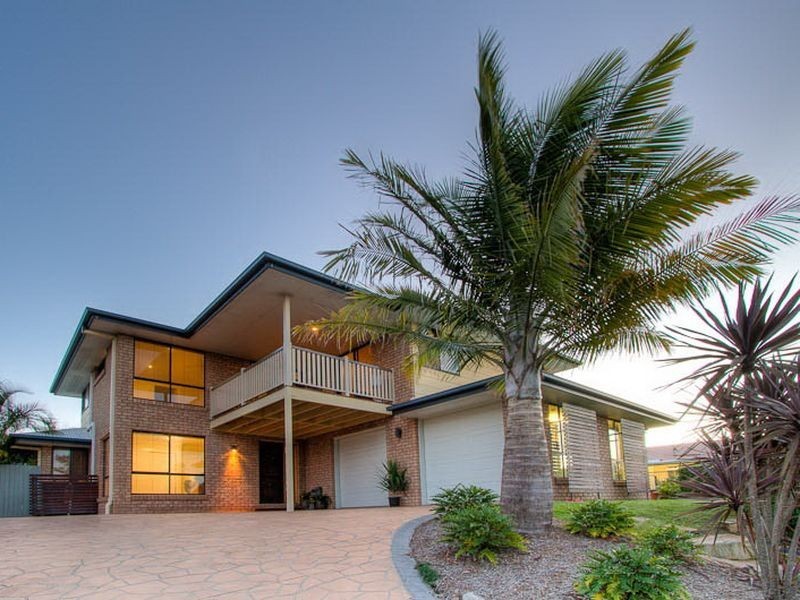 4 Penzance Drive, Redland Bay QLD 4165