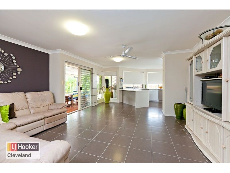 42 Strachan Road, Victoria Point QLD 4165