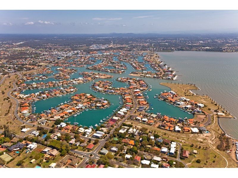 18 Raby Bay Blvd, Raby Bay QLD 4163
