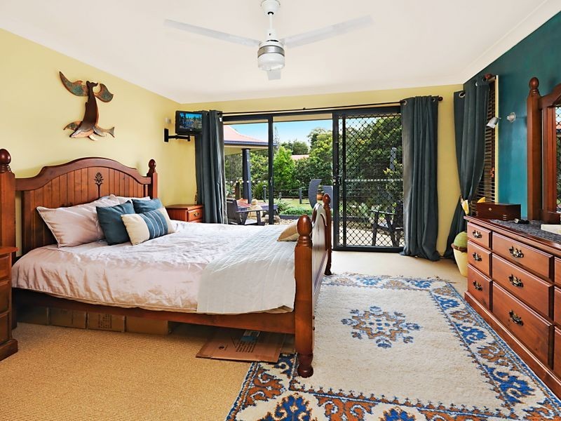 12 Kalmia Drive, Redland Bay QLD 4165