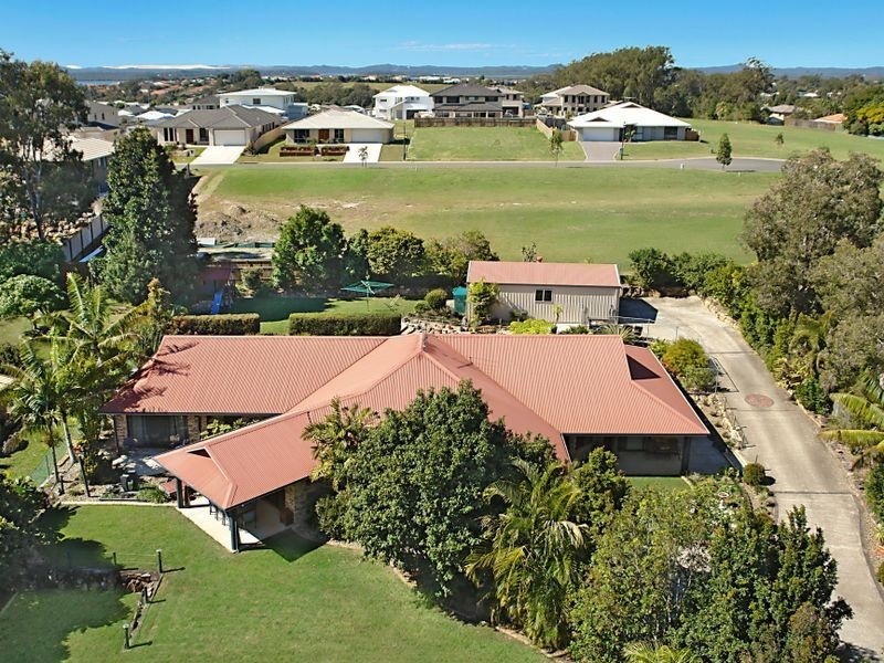 12 Kalmia Drive, Redland Bay QLD 4165