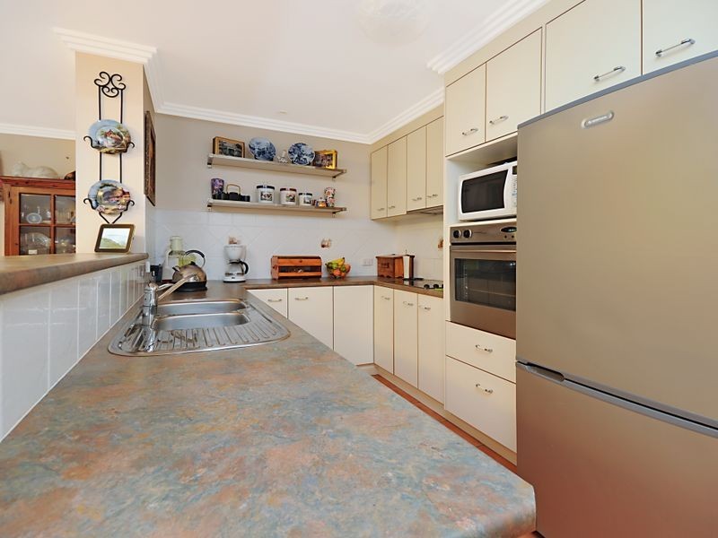 12 Kalmia Drive, Redland Bay QLD 4165