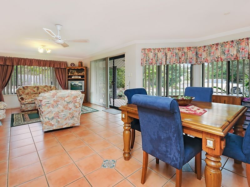 12 Kalmia Drive, Redland Bay QLD 4165