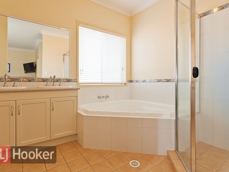 24 Kimbolton Drive, Redland Bay QLD 4165