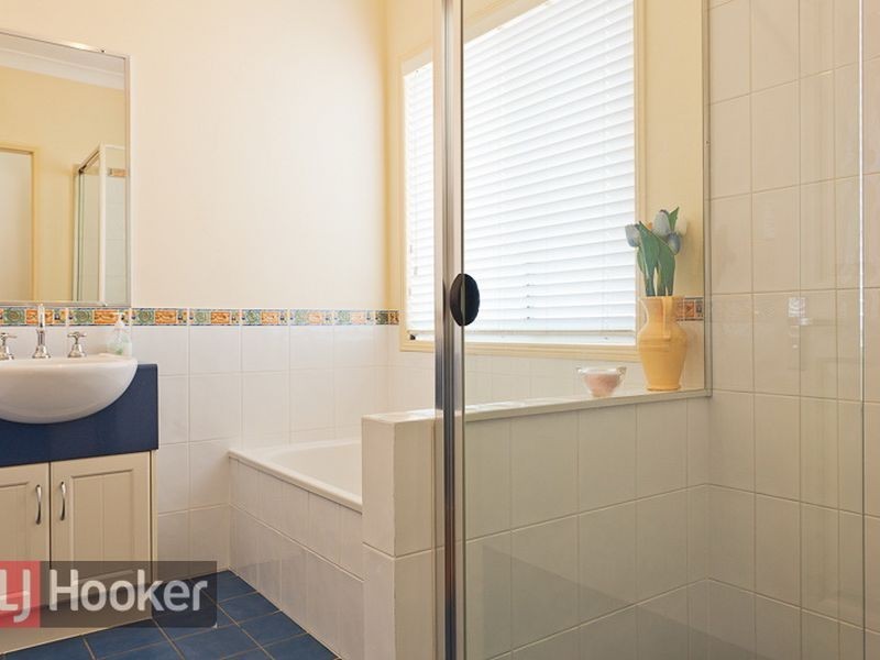 24 Kimbolton Drive, Redland Bay QLD 4165