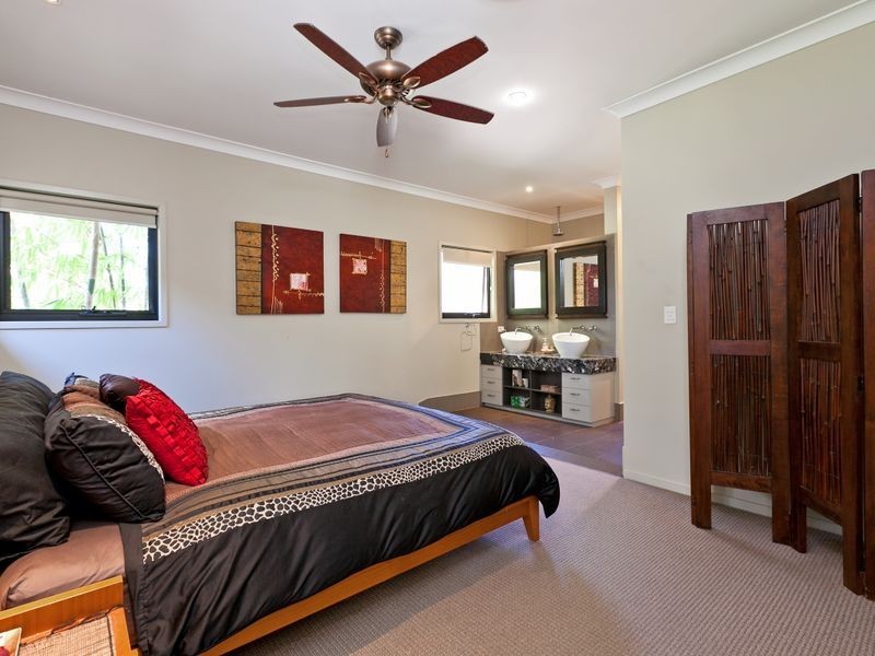2 Raby Esplanade, Ormiston QLD 4160