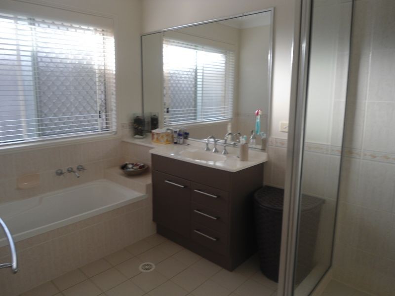 42 Strachan Road, Victoria Point QLD 4165