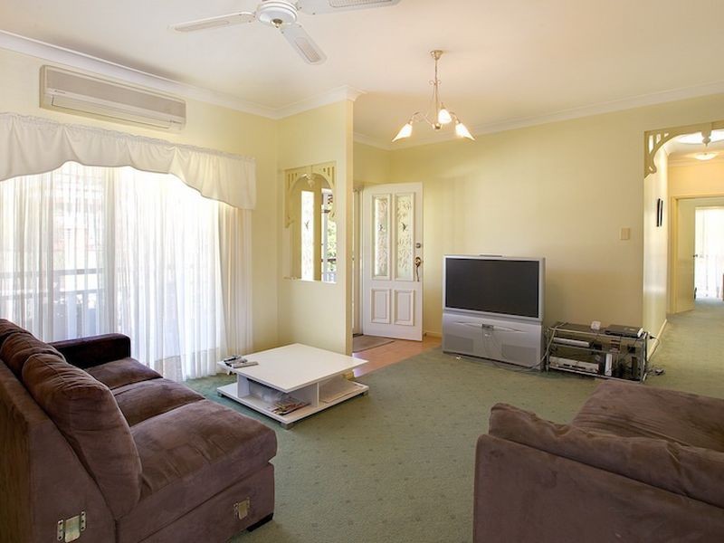 1 Salisbury Street, Redland Bay QLD 4165
