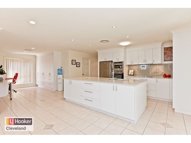 12 Darcelle Place, Ormiston QLD 4160