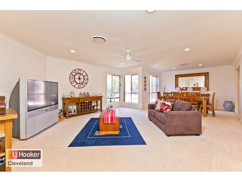 12 Darcelle Place, Ormiston QLD 4160