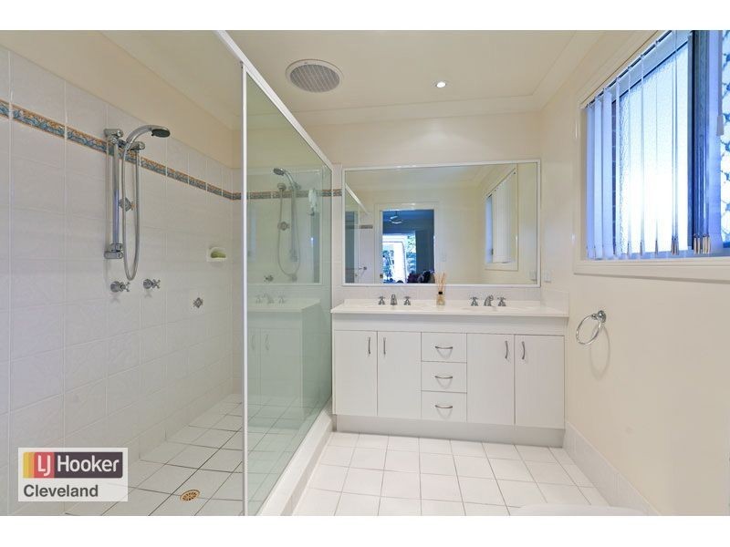 12 Darcelle Place, Ormiston QLD 4160