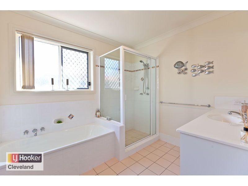 12 Darcelle Place, Ormiston QLD 4160