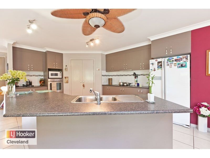 25 Attenborough Cct, Redland Bay QLD 4165