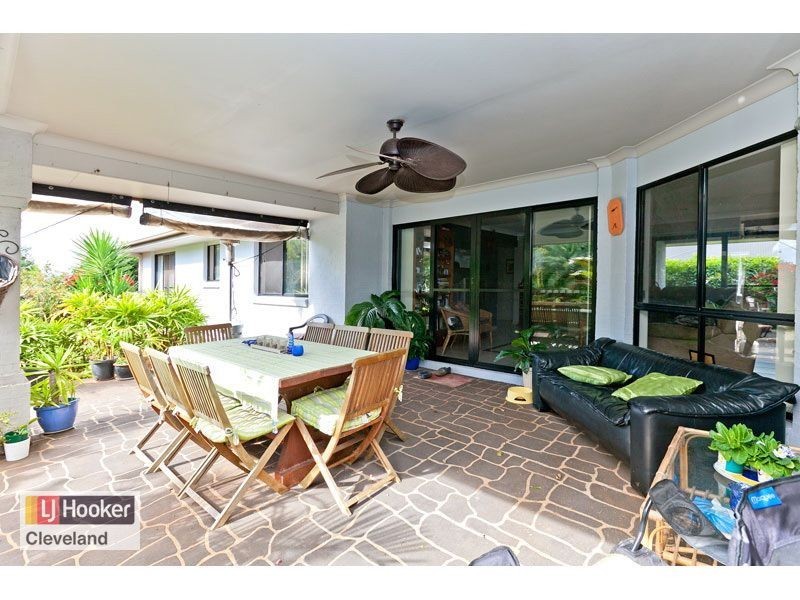 25 Attenborough Cct, Redland Bay QLD 4165