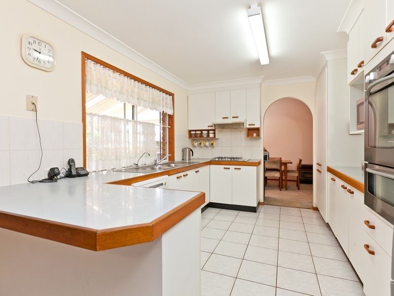 4 Sylvania Street, Wellington Point QLD 4160