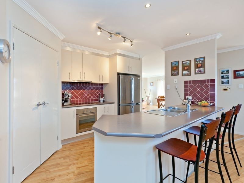 10 Hayman Street, Redland Bay QLD 4165